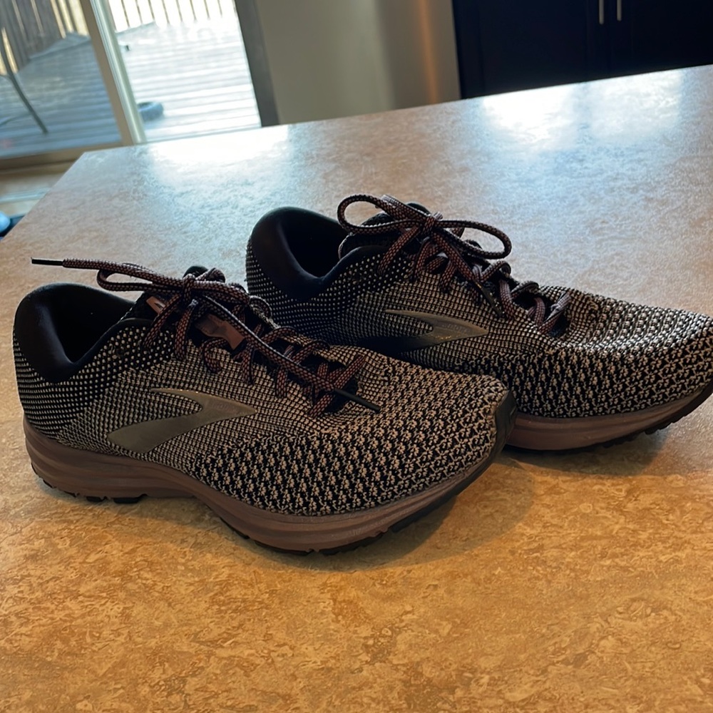 Brooks Revel 2 women’s tennis shoes